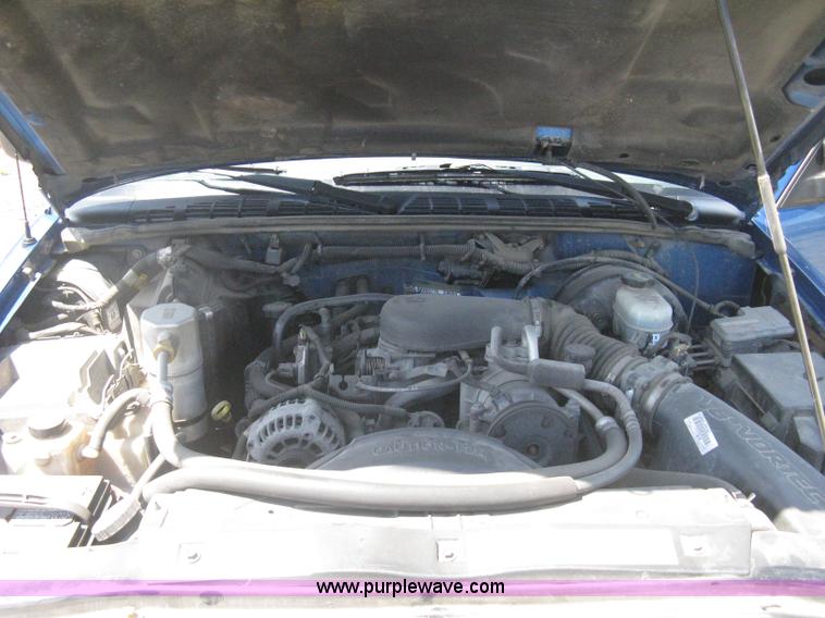 image for item AS9220 2001 Chevy S10 Ext. Cab pickup truck