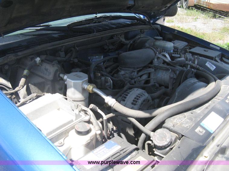 image for item AS9220 2001 Chevy S10 Ext. Cab pickup truck