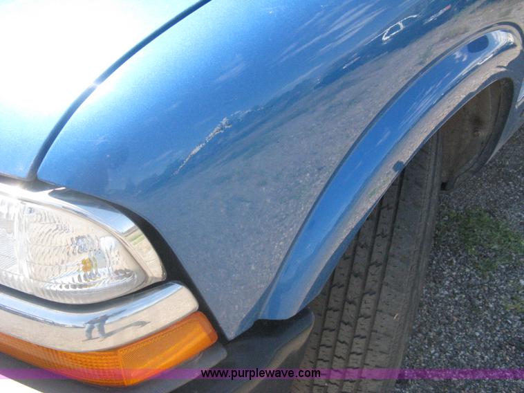 image for item AS9220 2001 Chevy S10 Ext. Cab pickup truck