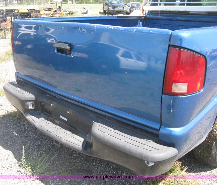 image for item AS9220 2001 Chevy S10 Ext. Cab pickup truck
