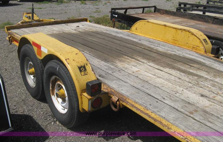 image for item AS9227 2002 Trail King TKT12U tilt deck trailer
