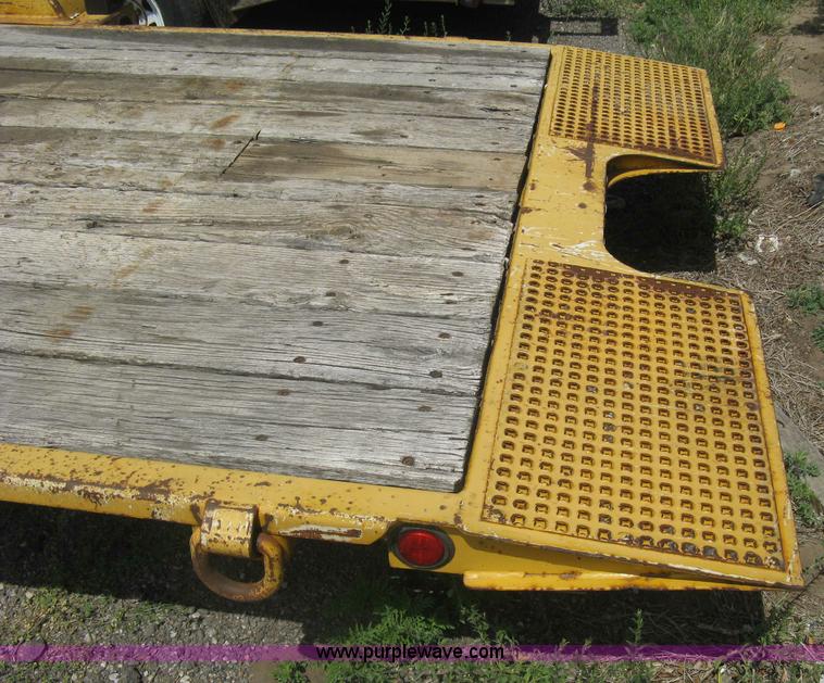 image for item AS9227 2002 Trail King TKT12U tilt deck trailer