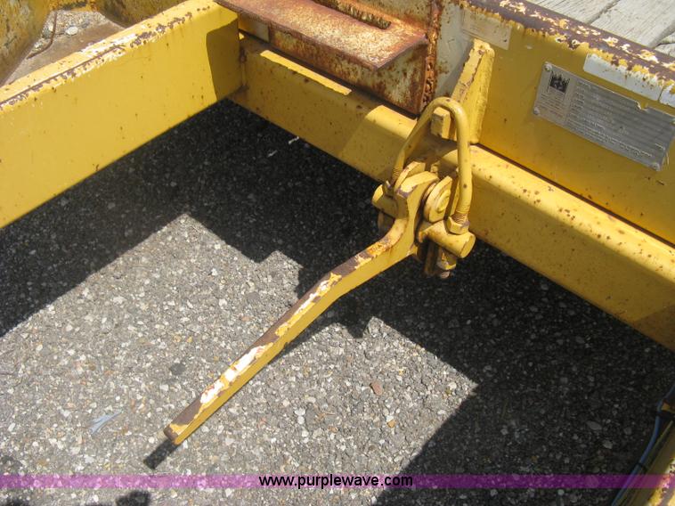 image for item AS9227 2002 Trail King TKT12U tilt deck trailer