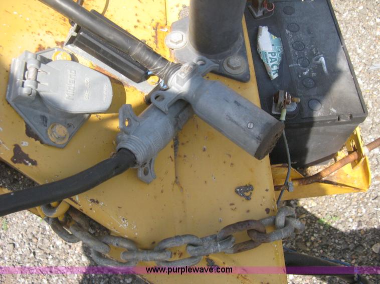 image for item AS9227 2002 Trail King TKT12U tilt deck trailer