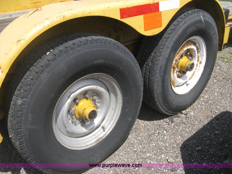 image for item AS9227 2002 Trail King TKT12U tilt deck trailer