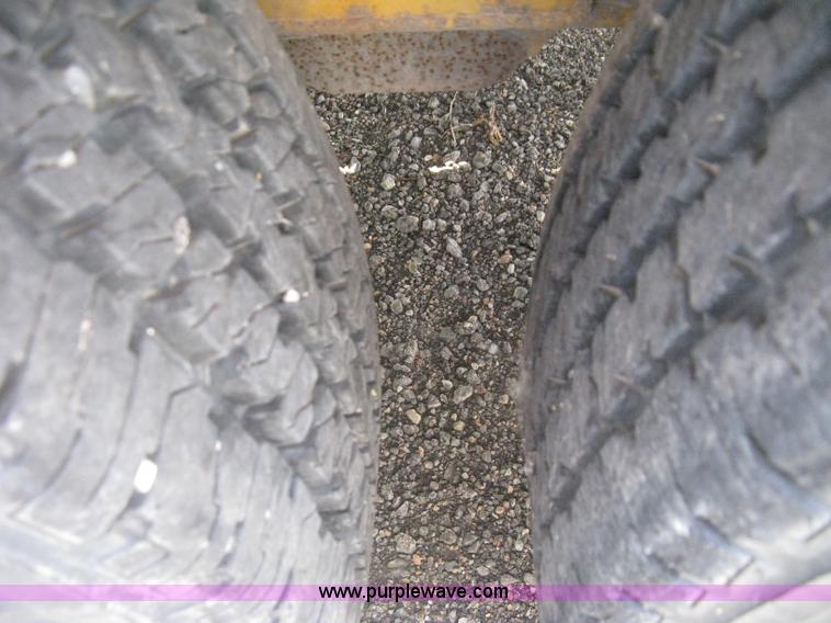 image for item AS9227 2002 Trail King TKT12U tilt deck trailer