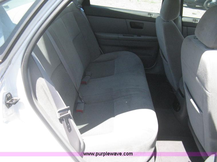image for item G8256 2006 Ford Taurus SE