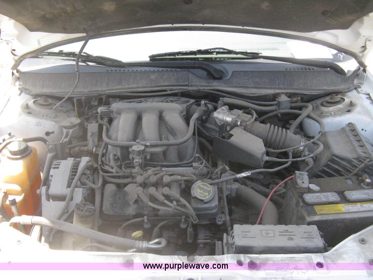 image for item G8256 2006 Ford Taurus SE