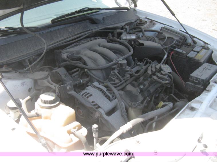 image for item G8256 2006 Ford Taurus SE