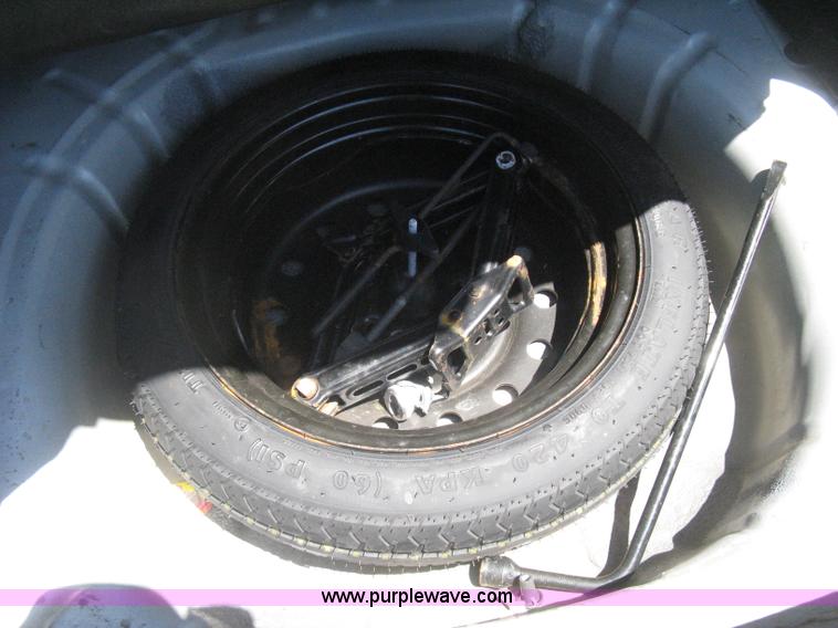 image for item G8256 2006 Ford Taurus SE