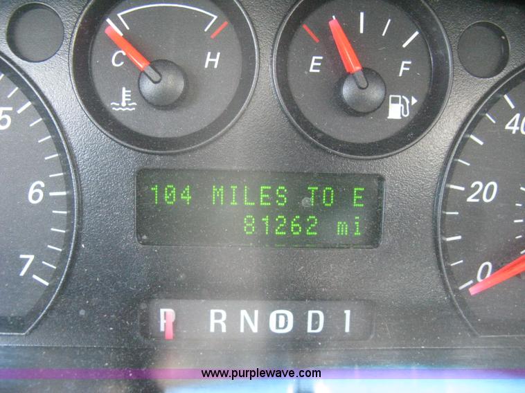 image for item G8256 2006 Ford Taurus SE