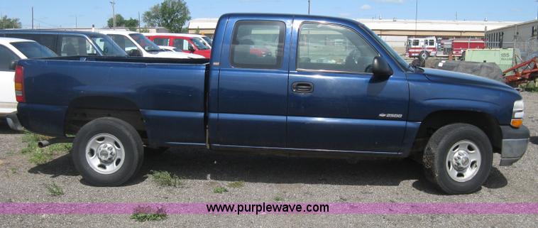 image for item G8266 1999 Chevrolet Silverado 2500 Ext. Cab pickup truck