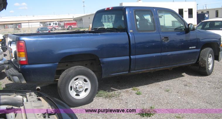 image for item G8266 1999 Chevrolet Silverado 2500 Ext. Cab pickup truck