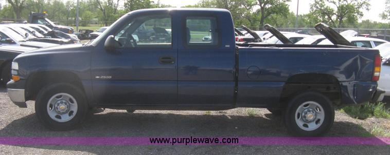 image for item G8266 1999 Chevrolet Silverado 2500 Ext. Cab pickup truck