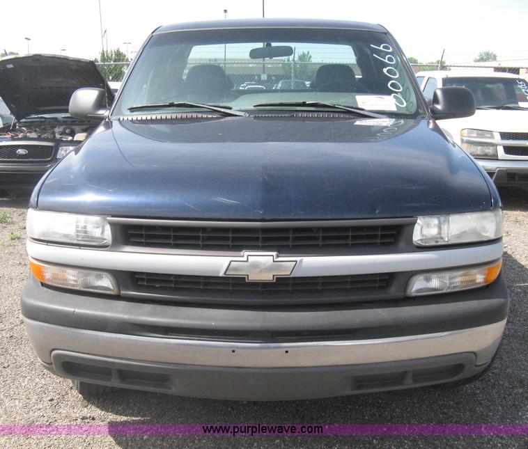 image for item G8266 1999 Chevrolet Silverado 2500 Ext. Cab pickup truck