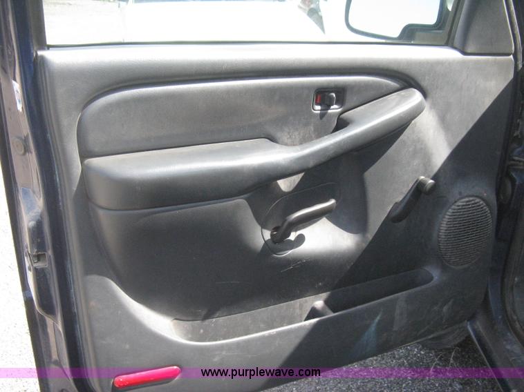 image for item G8266 1999 Chevrolet Silverado 2500 Ext. Cab pickup truck