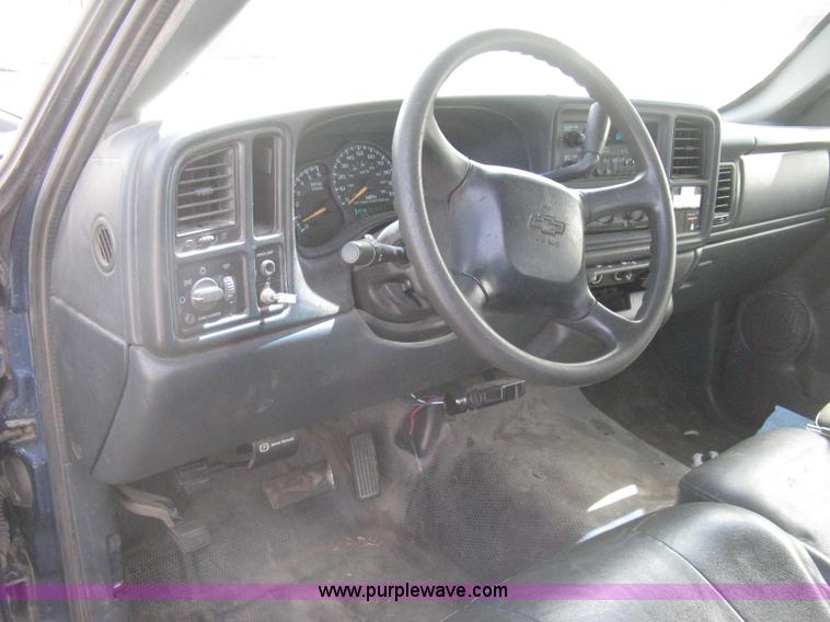 image for item G8266 1999 Chevrolet Silverado 2500 Ext. Cab pickup truck