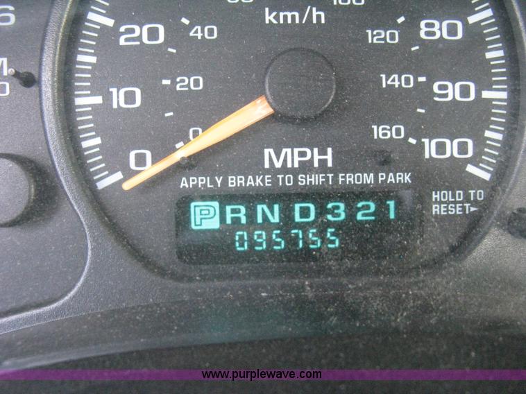 image for item G8266 1999 Chevrolet Silverado 2500 Ext. Cab pickup truck