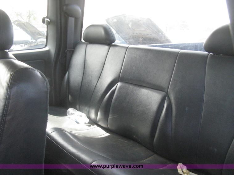 image for item G8266 1999 Chevrolet Silverado 2500 Ext. Cab pickup truck