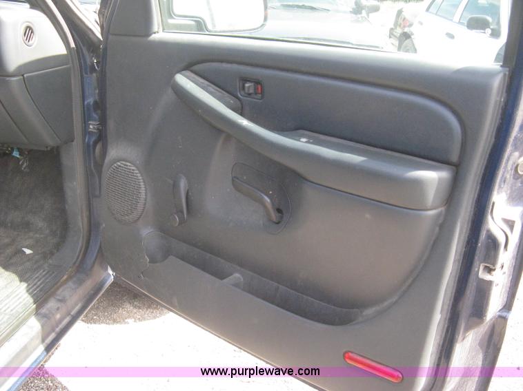 image for item G8266 1999 Chevrolet Silverado 2500 Ext. Cab pickup truck