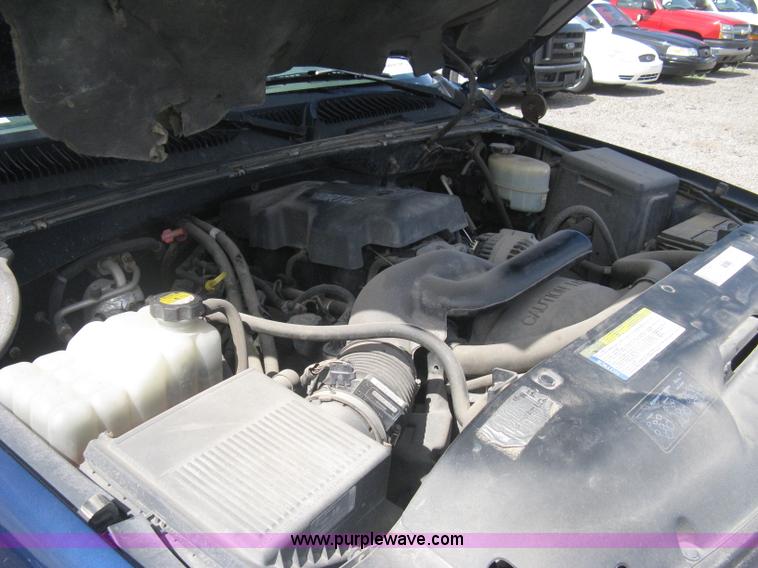 image for item G8266 1999 Chevrolet Silverado 2500 Ext. Cab pickup truck