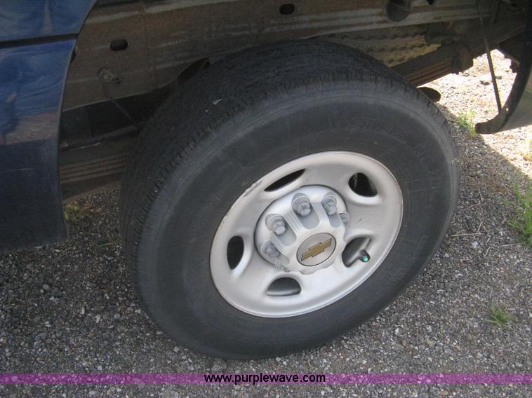 image for item G8266 1999 Chevrolet Silverado 2500 Ext. Cab pickup truck