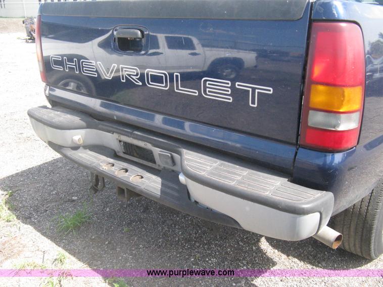 image for item G8266 1999 Chevrolet Silverado 2500 Ext. Cab pickup truck