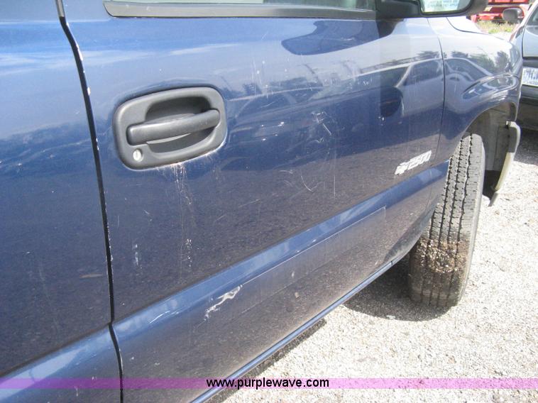 image for item G8266 1999 Chevrolet Silverado 2500 Ext. Cab pickup truck