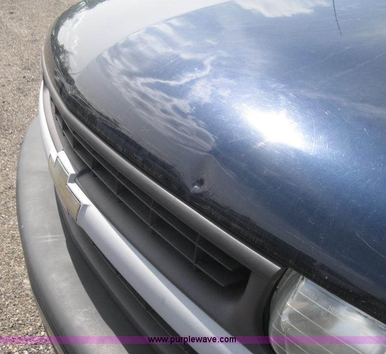 image for item G8266 1999 Chevrolet Silverado 2500 Ext. Cab pickup truck