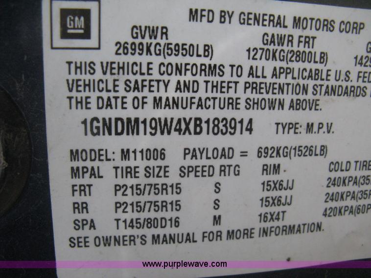 image for item G8268 1999 Chevrolet Astro van