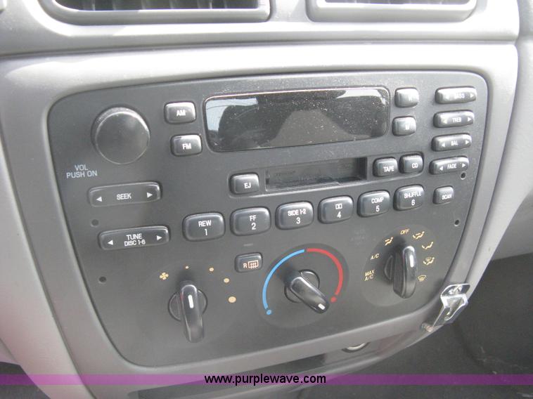 image for item G8270 2005 Ford Taurus SE