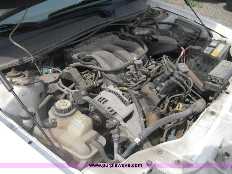 image for item G8270 2005 Ford Taurus SE