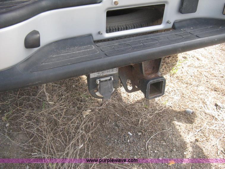 image for item G8272 2004 Chevrolet Silverado 2500HD Crew Cab pickup truck