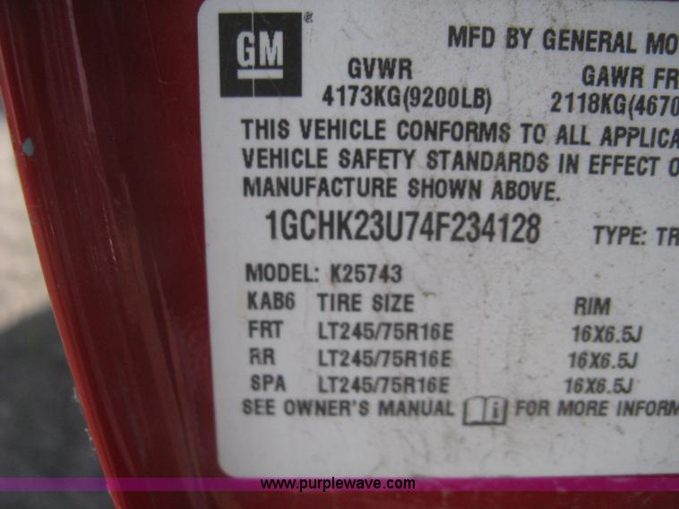 image for item G8272 2004 Chevrolet Silverado 2500HD Crew Cab pickup truck