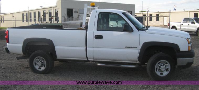 image for item G8275 2006 Chevrolet Silverado 2500HD pickup truck