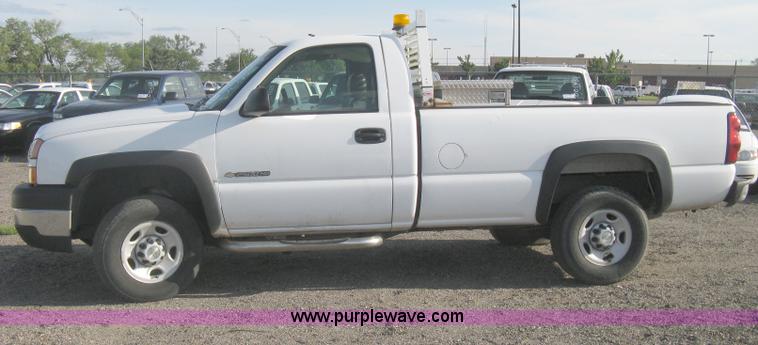 image for item G8275 2006 Chevrolet Silverado 2500HD pickup truck