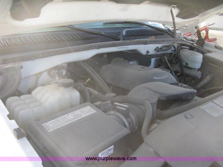 image for item G8275 2006 Chevrolet Silverado 2500HD pickup truck