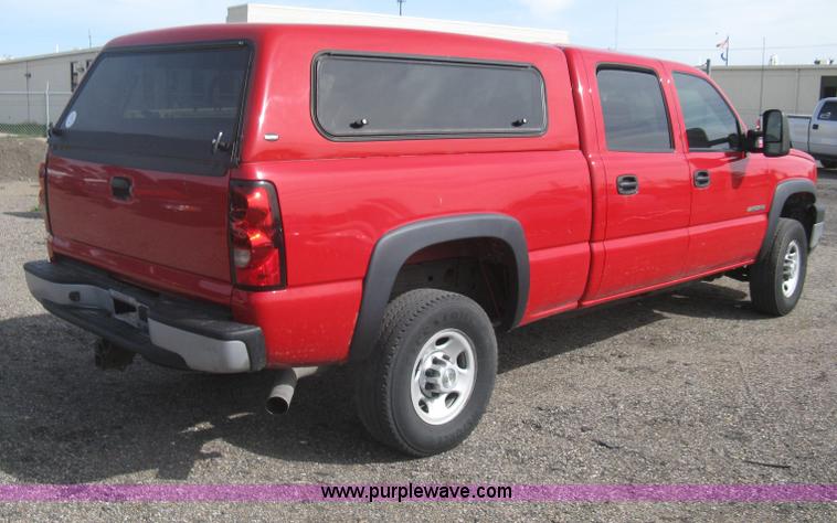 image for item G8276 2006 Chevrolet Silverado 2500HD Crew Cab pickup truck