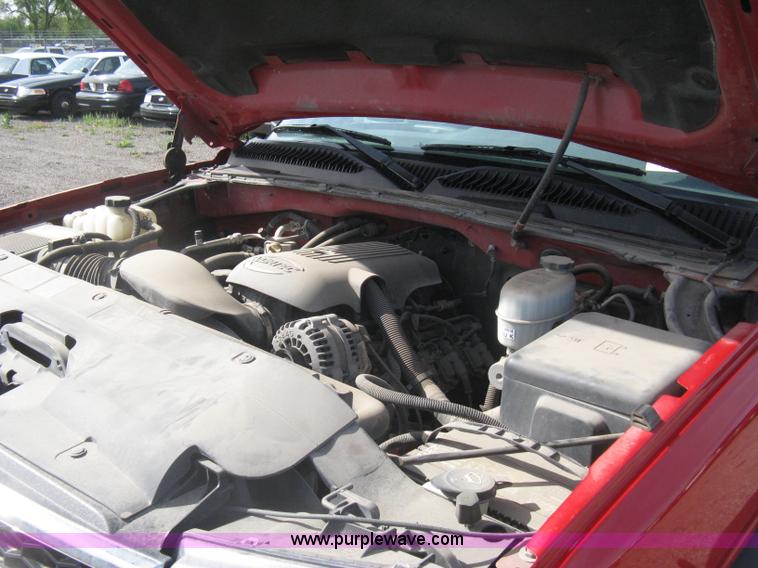 image for item G8276 2006 Chevrolet Silverado 2500HD Crew Cab pickup truck