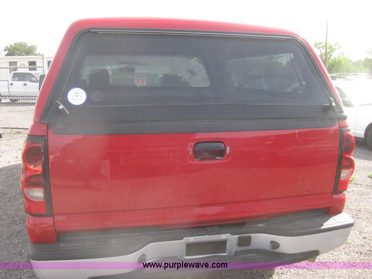 image for item G8276 2006 Chevrolet Silverado 2500HD Crew Cab pickup truck