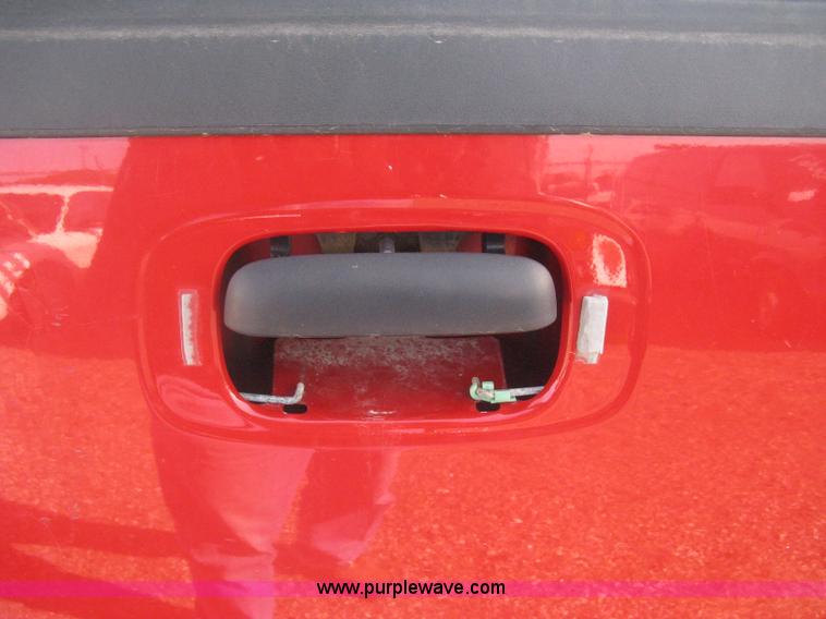 image for item G8276 2006 Chevrolet Silverado 2500HD Crew Cab pickup truck