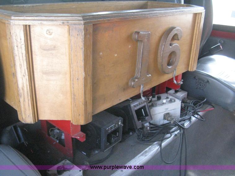 image for item H5458 1998 Spartan Gladiator fire truck