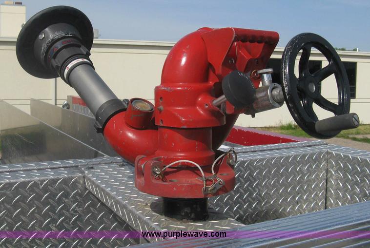 image for item H5458 1998 Spartan Gladiator fire truck