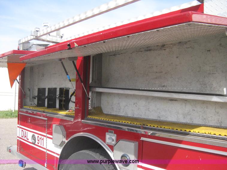 image for item H5458 1998 Spartan Gladiator fire truck