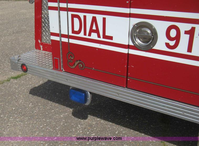 image for item H5458 1998 Spartan Gladiator fire truck
