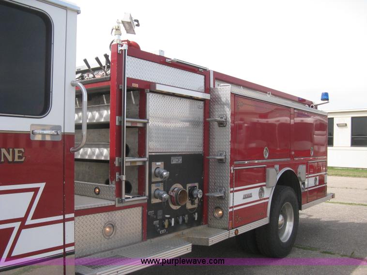 image for item H5459 1995 Spartan Gladiator fire truck
