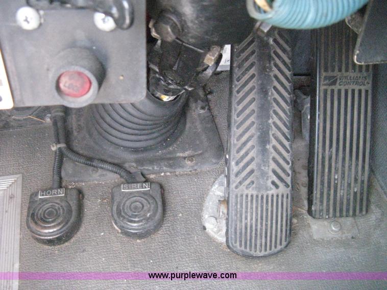 image for item H5459 1995 Spartan Gladiator fire truck