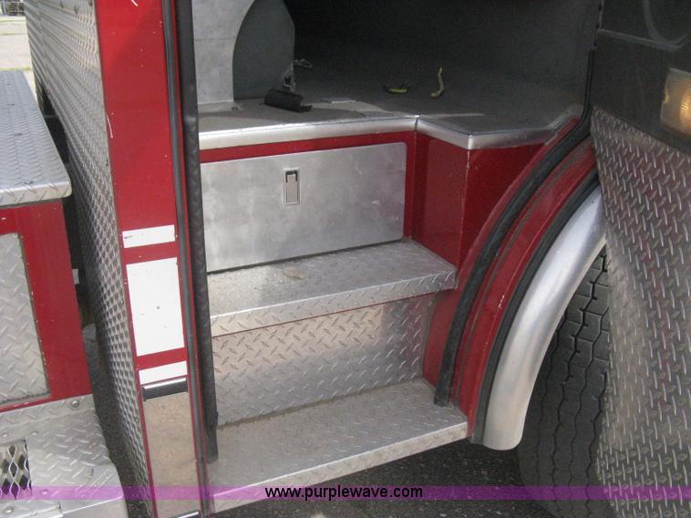 image for item H5459 1995 Spartan Gladiator fire truck