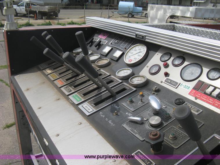 image for item H5459 1995 Spartan Gladiator fire truck