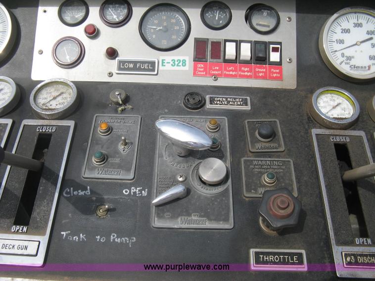 image for item H5459 1995 Spartan Gladiator fire truck